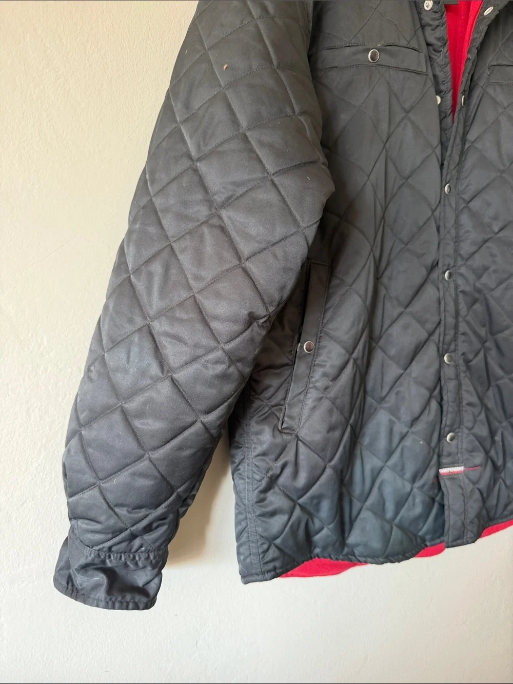 Independent Track Company Black Quilted with Red Lining Lightweight Jacket